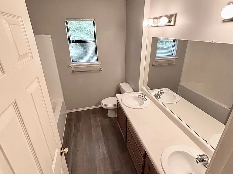 415 Valley Dr — Photo 5