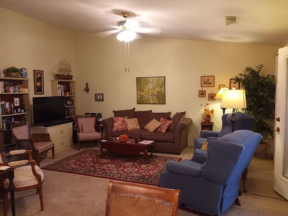 1st image of 500 Pakis St APT 4C