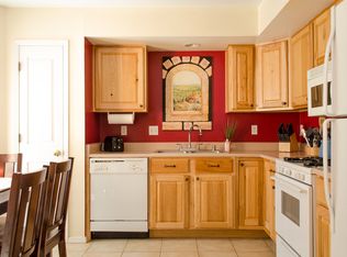 1037 Charles Dr NE, Rio Rancho, NM 87144