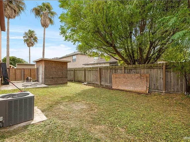 3213 Princeton Ave — Photo 11