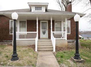 218 S 4th St, De Soto, MO 63020