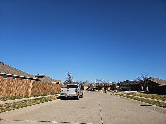 5th image of 1310 Meadow Creek Ct