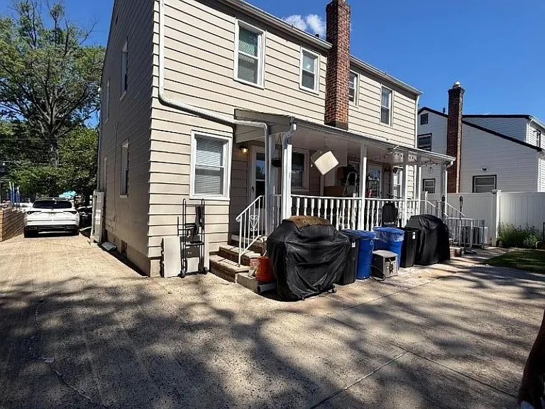 621-623 Jefferson Ave — Photo 18