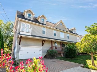 2710 11th St S, Arlington, VA 22204