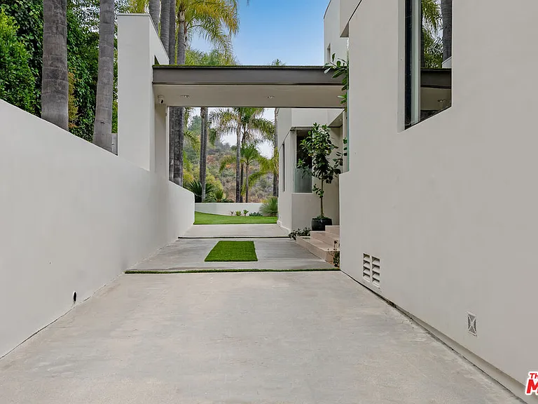 9405 W Sierra Mar Pl — Photo 59