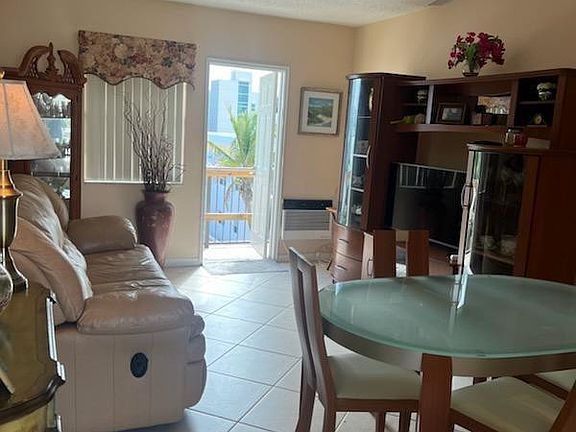 5th image of 321 Wilson Street #302A