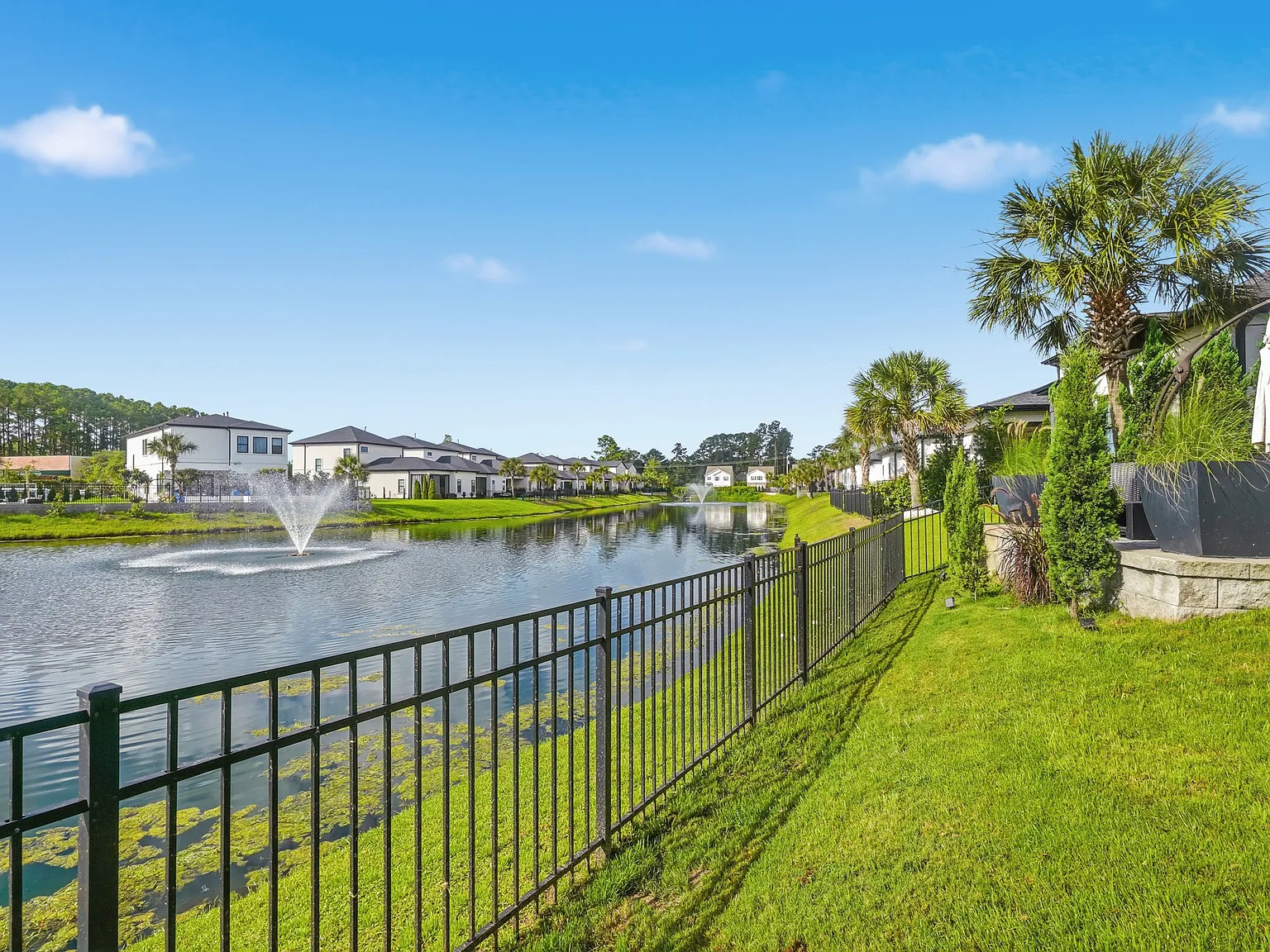 4 bed, 2.5 bath, 2700 sqft, $3,250 — Photo 4