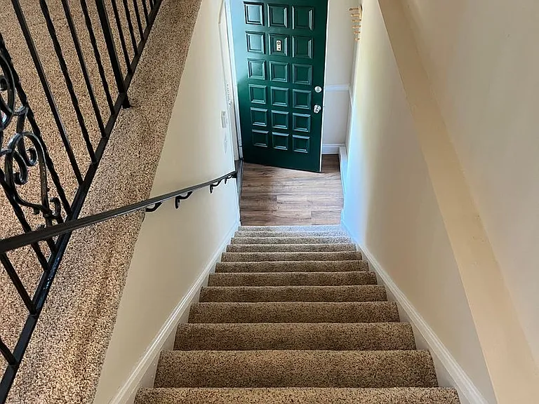 Robin Hood Apartments — Photo 11