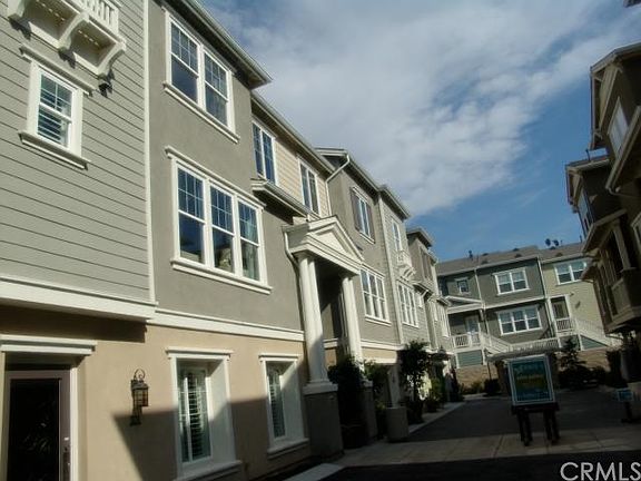 2nd image of 1800 Oak St Unit 512