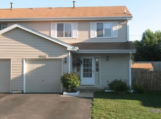 2043 Leeward Ln, Hanover Park, IL