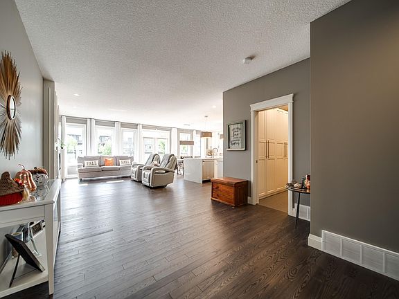 4th image of 17707 9a Ave SW