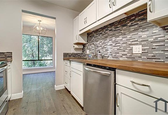 4th image of 480 N Civic Dr APT 208