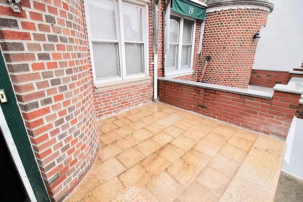 Rented by Realty Nerd | media 1