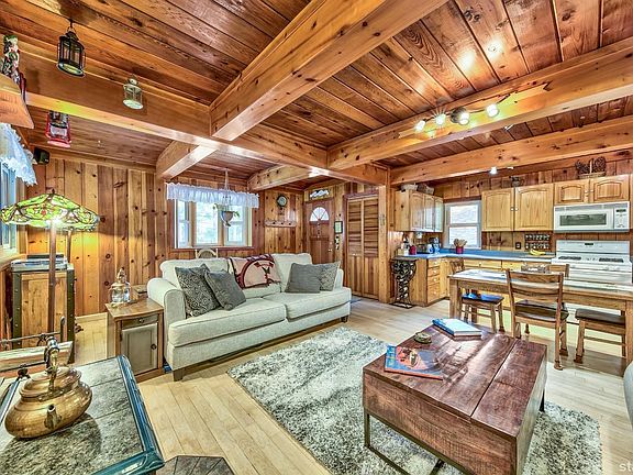 3rd image of 1601 Iroquois Cir