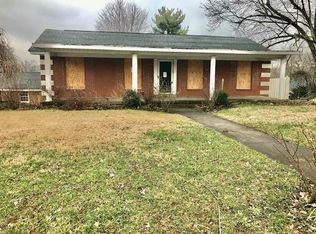 822 Cherokee Dr, Henderson, KY 42420