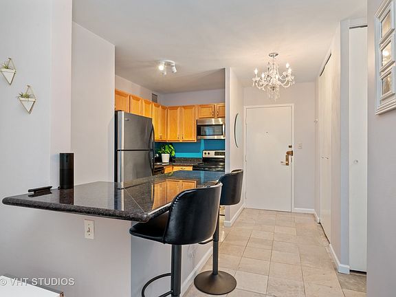 5th image of 777 N Michigan Ave APT 2506