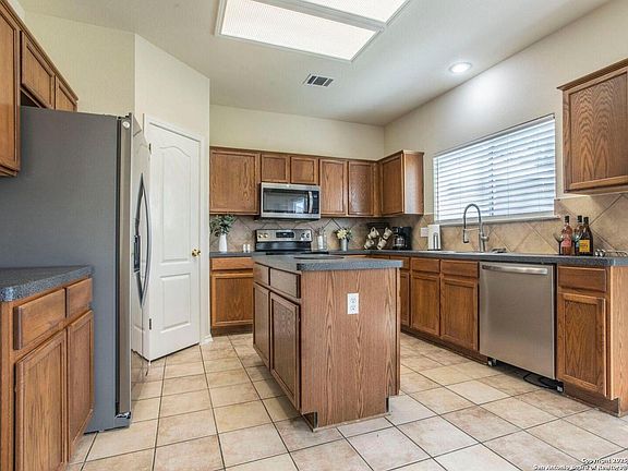5th image of 130 Nueva Vista