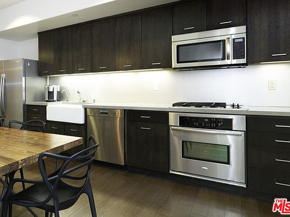 4th image of 940 E 2nd St APT 12
