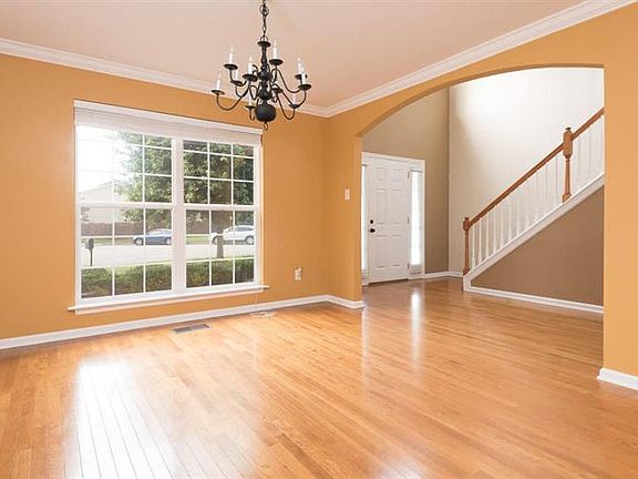 4th image of 11407 Oxford Station Ln