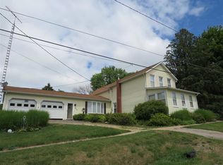 209 S Oak St, Galena, IL 61036