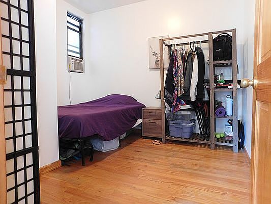 5th image of 301 E 88th St APT 12