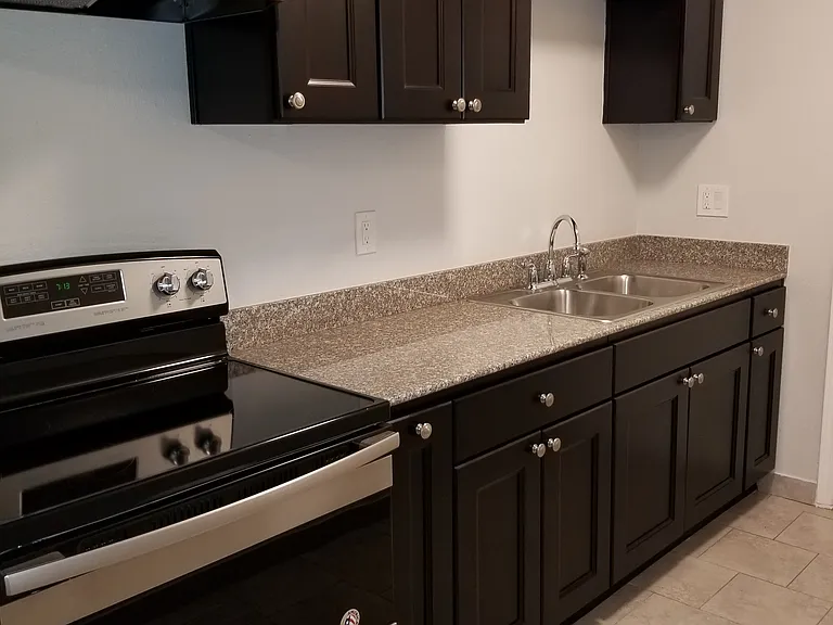 Redlands Pines Apartments — Photo 33
