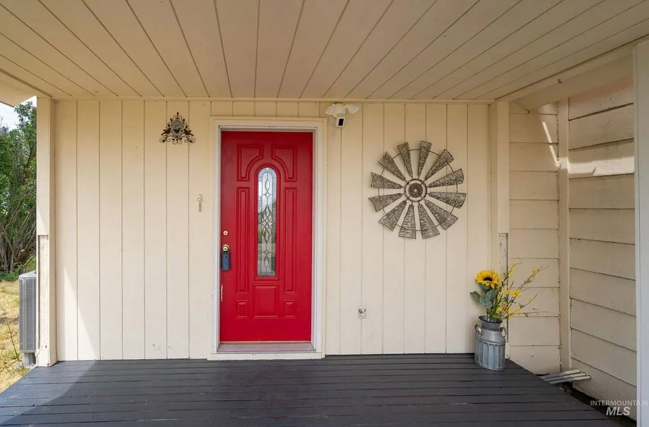 4 bed, 2003 sqft, $2,900 — Photo 3