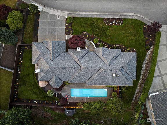 3rd image of 5312 23rd Avenue W