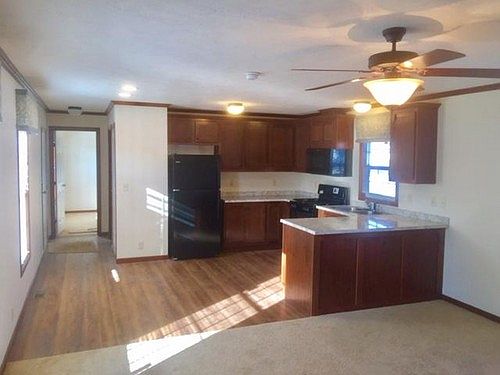 5th image of 77 Jenny Ln