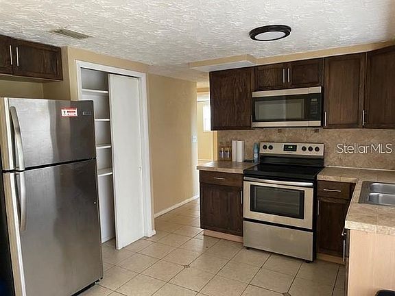 2nd image of 2103 Shannon Dr