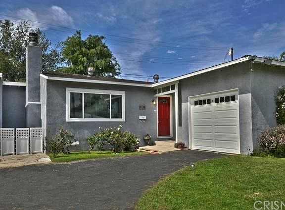 2nd image of 7513 Amestoy Ave