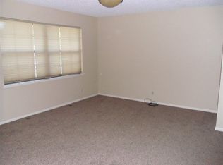 4142 SW 33rd Ter, Topeka, KS 66614