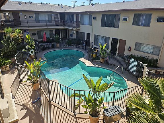 4th image of 5245 Whitsett Ave APT 9