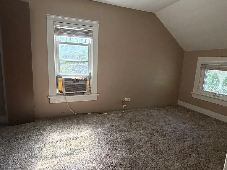 4821 Harlem Rd — Photo 6