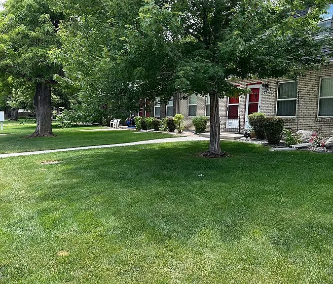 2565 Iris St — Photo 35
