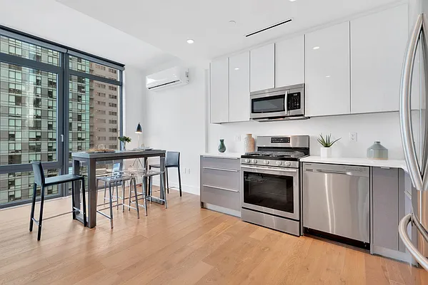 Rented by Modern Spaces | media 13