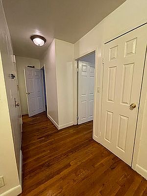 4th image of 422 W 56th St APT 9