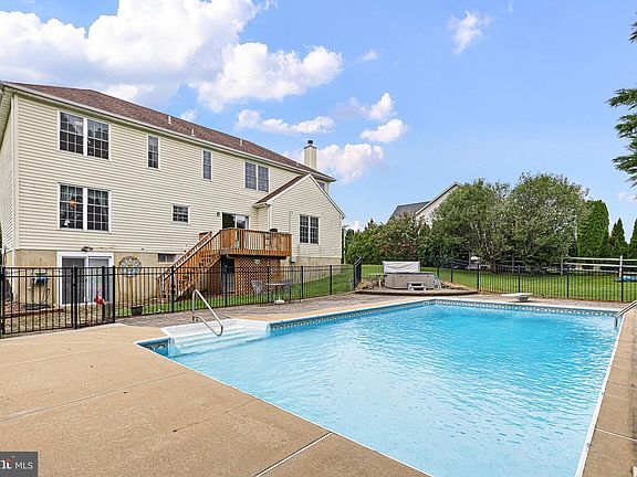 5th image of 3810 Kirkwood Street Georges Rd