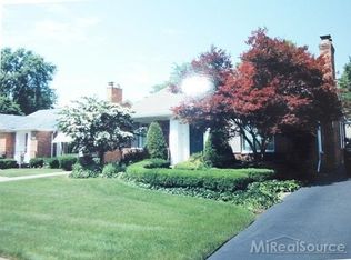192 Ridgemont Rd, Grosse Pointe Farms, MI 48236