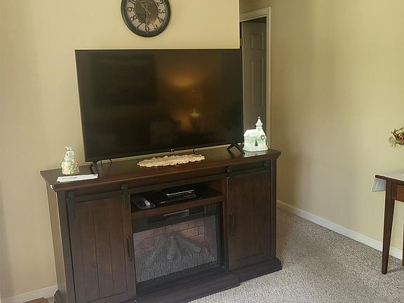 4th image of 69 Pine Top Dr