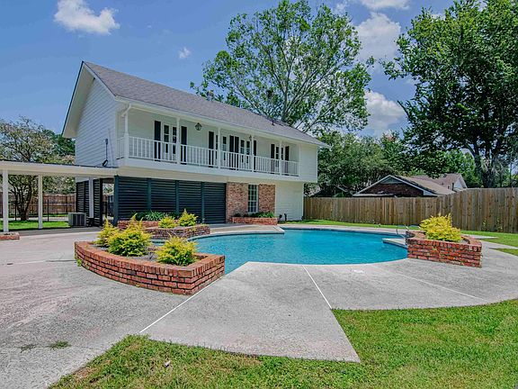 3rd image of 4445 Pine Ridge Dr