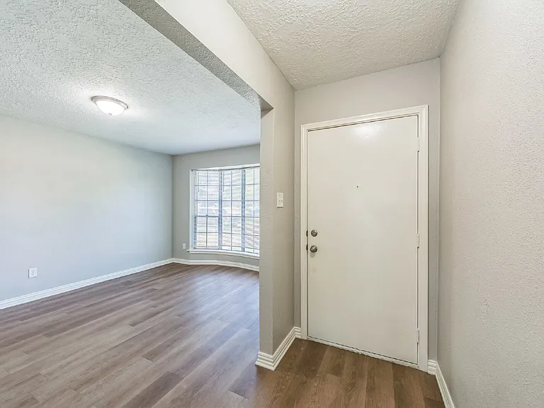 809 Willow Creek Dr — Photo 28