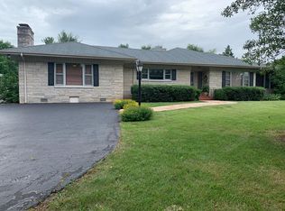 412 Country Club Ln, Hopkinsville, KY 42240