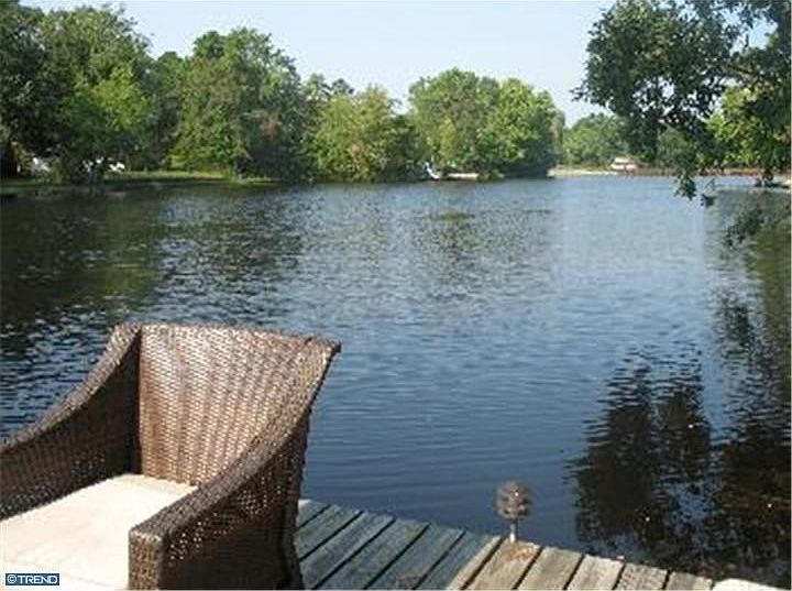 1st image of 41 N Lakeside Dr W