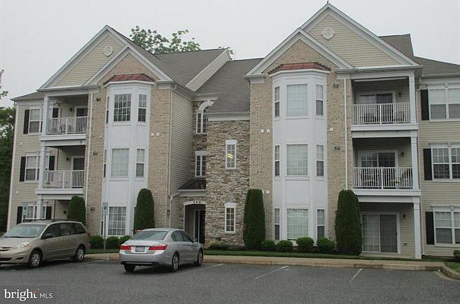 1st image of 506 Lloyd Pl Unit 8