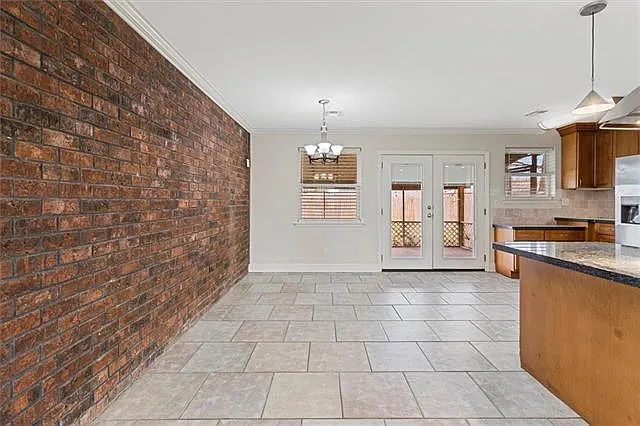 2716 N Sibley St — Photo 6