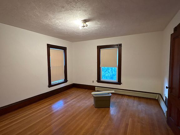 2nd image of 23 Chester St #2