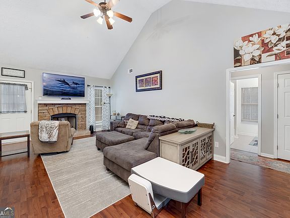 5th image of 119 Cedar Ridge Dr