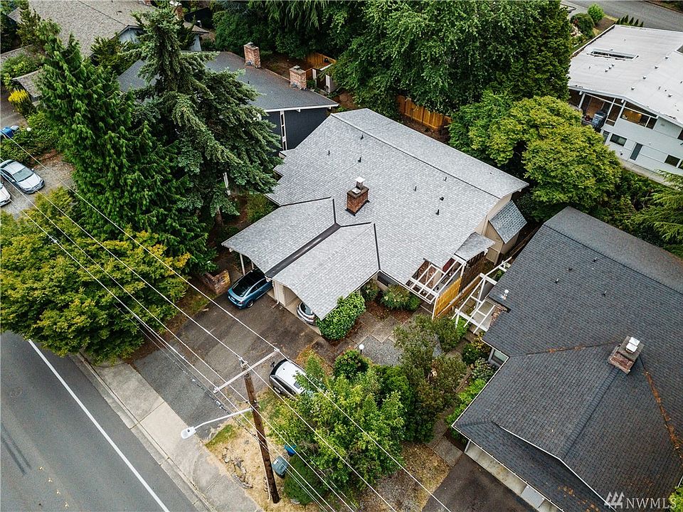 1st image of 124-128 108th Ave SE