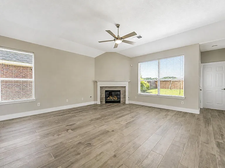 22027 Field Green Dr — Photo 11